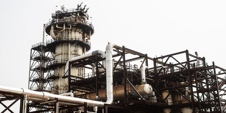 بعد ارتفاع المخزونات الأمريكية|أسعار النفط تبقي على خسائرها الأكبر في شهرين