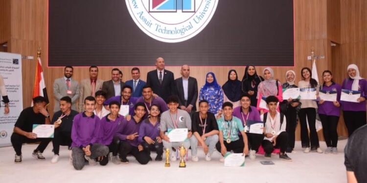 برعاية وزير التعليم العالي.. جامعة أسيوط الجديدة تختتم فعاليات أسبوع شباب جامعات ومدارس إقليم وسط الصعيد