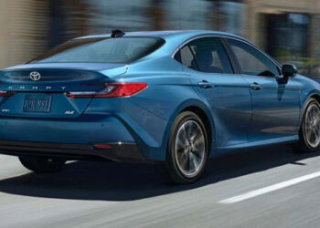 مواصفات وأسعار تويوتا كامري 2025 الجديدة