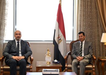 وزير الشباب والرياضة يلتقي رئيس مجلس إدارة أليانز مصر