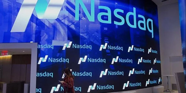 انخفاض S&P 500 وNasdaq بنسبة 1% مع ارتفاع عوائد سندات الخزانة