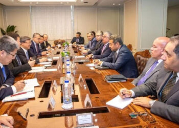 اقتصادية قناة السويس توقع عقد مشروع شين فينج الصينية لمنتجات الحديد بالمنطقة الصناعية بالسخنة