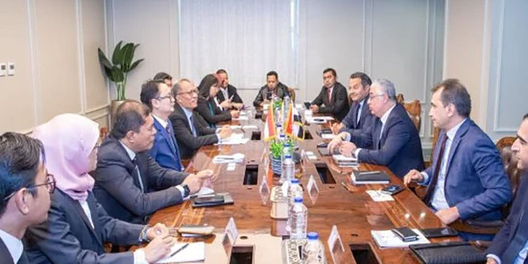 اقتصادية قناة السويس تستقبل نائب وزير التجارة و الصناعة الإندونيسى والوفد المرافق له