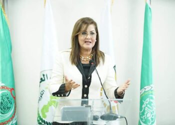 وزيرة التخطيط تناقش مع رئيس مجلس إدارة مدينة طربول الصناعية اهم إنجازات المدينة خلال العام الماضى