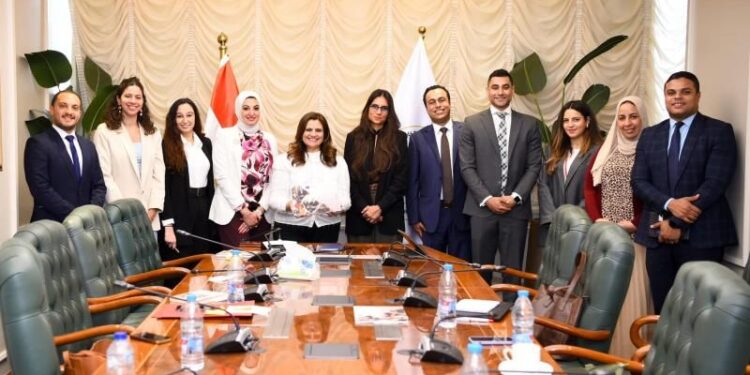 وزيرة الهجرة تستعرض تقريرا عن منجزات المركز المصري الألماني للوظائف والهجرة