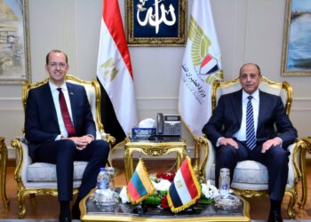 وزير الطيران المدني يبحث مع وزير النقل في ليتوانيا التعاون المشترك في النقـل الجوي