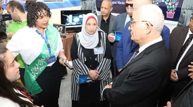 وزير التربية والتعليم ومحافظ القاهرة يفتتحان المعرض السنوى وورش عمل طلاب مدارس التعليم الفنى