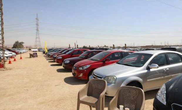 تسجيل أول عربية في الشهر العقاري بسوق سيارات بني سويف