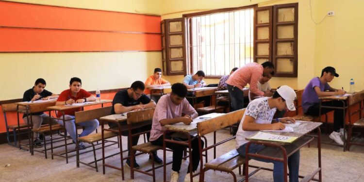 وزارة التعليم تحدد ضوابط عقد امتحانات الثانوى العام الورقية والإلكترونية