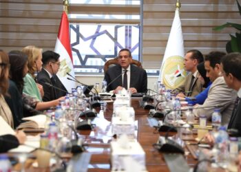 وزير التنمية يتابع مع وفد البنك الدولى الموقف التنفيذي لبرنامج التنمية المحلية بصعيد مصر