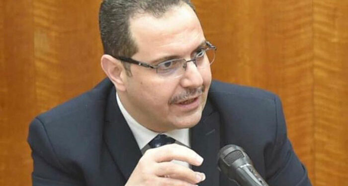 وليد عباس يوجه بالمتابعة المستمرة للمشروعات بالأراضي المخصصة للمستثمرين