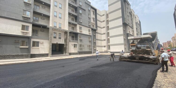 وزير الإسكان يتابع سير العمل بالمشروعات الجاري تنفيذها بمدينة دمياط الجديدة