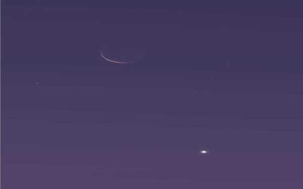 القمر يقترن بعطارد فجر الإثنين .. تفاصيل