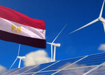 مصر تبدأ إنشاء محطتي كهرباء بالطاقة الشمسية