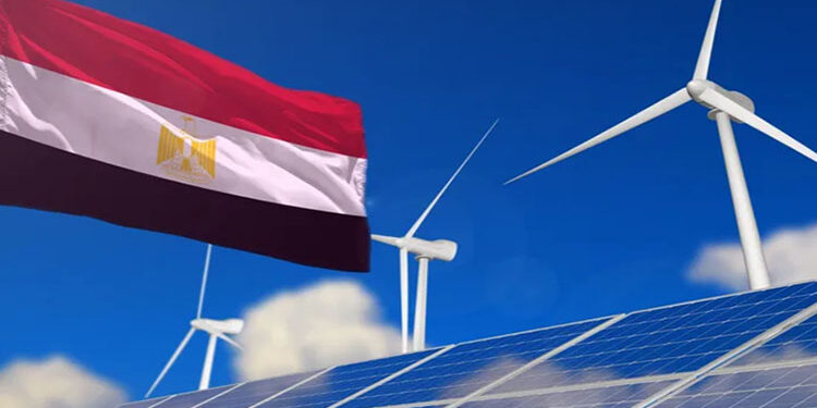 مصر تبدأ إنشاء محطتي كهرباء بالطاقة الشمسية