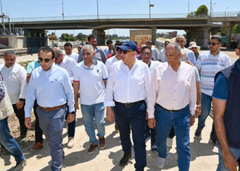 وزير الري يتفقد حالة الري وتطهيرات الترع بمحافظتى الإسماعيلية والسويس