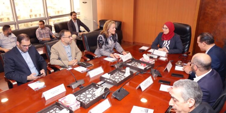 التنمية الصناعية تستعرض مع وفد البنك الدولى تطور أعمال المناطق الصناعية بقنا وسوهاج