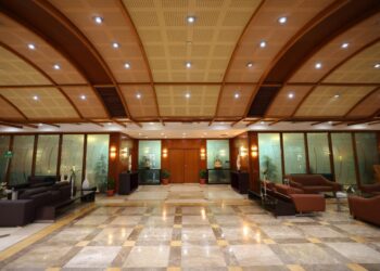 تطوير بعض الخدمات المقدمة للركاب بمبنى رقم ” ١ ”  لتحسين مستويات الخدمة للمسافرين والقادمين عبر مطار القاهرة الدولي