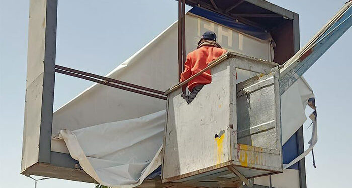 إزالة الإعلانات المخالفة في حملات بمدينتي دمياط الجديدة والعاشر من رمضان