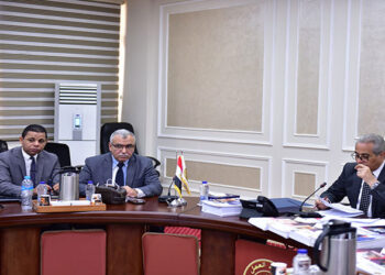 وزير العمل يتابع أخر مستجدات مشروع مهني 2030 مع القطاع الخاص