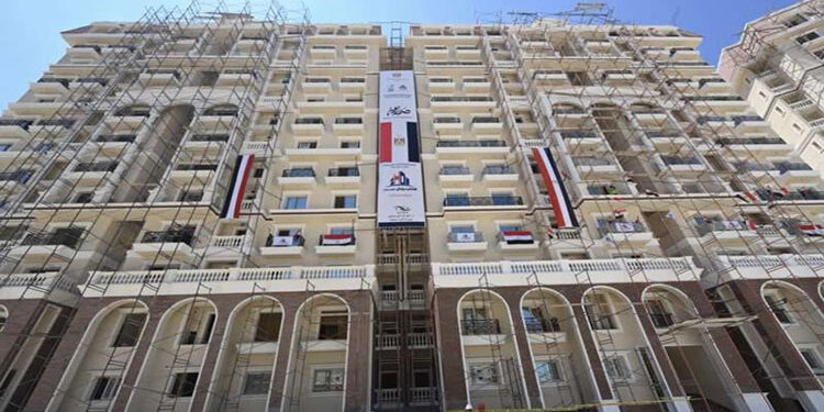 وزير الإسكان: تنفيذ 64 برجاً سكنيا و310 فيلات بتجمع “صوارى” بالإسكندرية