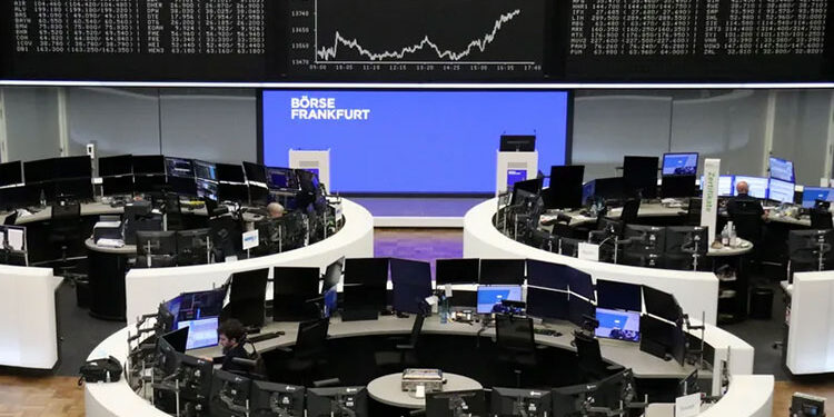 الأسواق الأوروبية تغلق على ارتفاع في ظل جني الأرباح وخفض البنك المركزي السويدي أسعار الفائدة