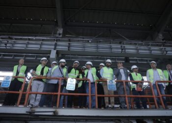 وفد جمعية مطوري “القاهرة والعاصمة الإدارية” يتفقد مصانع “المدينة للصلب” بالعاشر من رمضان