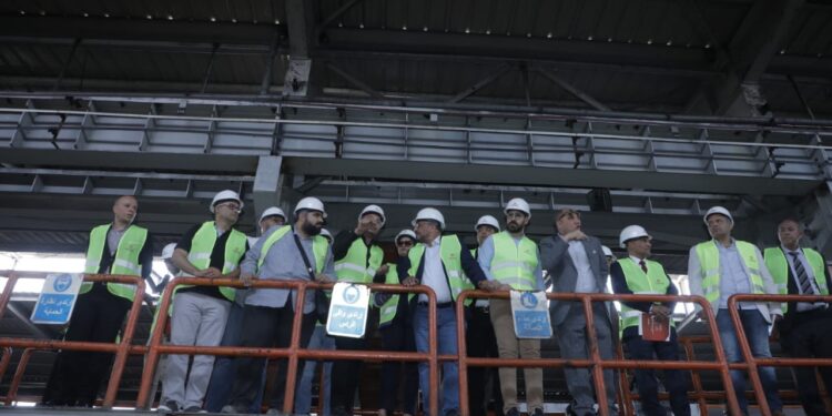 وفد جمعية مطوري “القاهرة والعاصمة الإدارية” يتفقد مصانع “المدينة للصلب” بالعاشر من رمضان