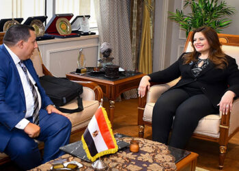 وزيرة الهجرة تستقبل أحد أبناء الجالية المصرية في كندا للمشاركة في احتفالات شهر الحضارة المصرية