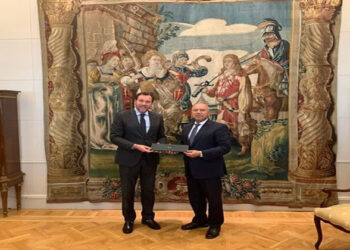 وزير النقل يبحث مع نظيره الإسبانى سبل التعاون لإدارة وتشغيل قطارات السكك الحديدية