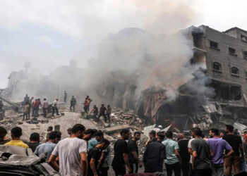 ثلاثة شهداء إثر قصف مسيرة إسرائيلية مجموعة من الفلسطينيين شمال مخيم البريج