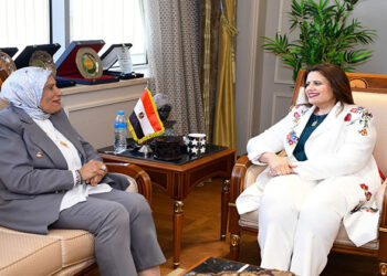 وزيرة الهجرة تلتقي إحدى رموز الجالية المصرية في إيطاليا
