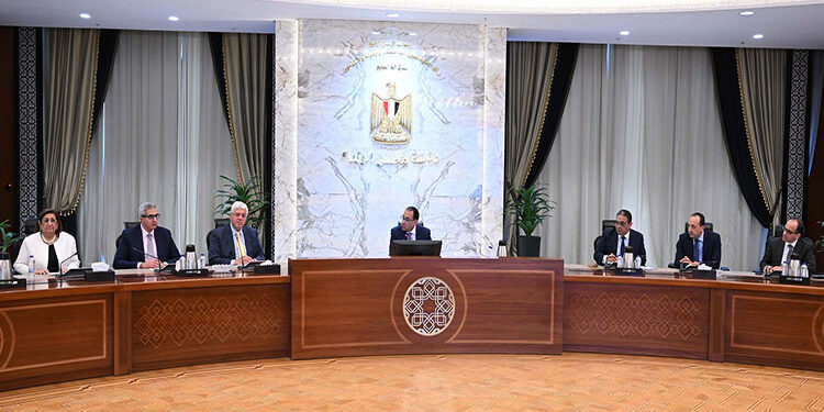 رئيس الوزراء يستقبل وفد منظمتي “اليونيسكو” و”اليونيسيف”