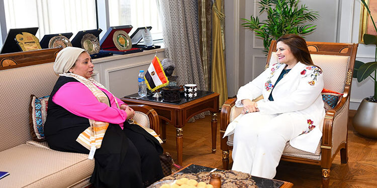 وزيرة الهجرة تلتقي رئيسة الجالية المصرية بأيرلندا الشمالية للوقوف على آخر مستجدات أوضاع الجالية