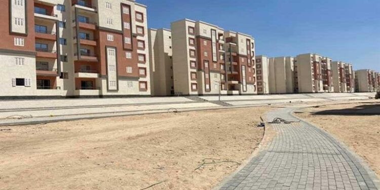وزير الإسكان يعلن موعد بدء تسليم أراضي بيت الوطن بالمرحلة الثامنة التكميلية  بمدينة العبور الجديدة