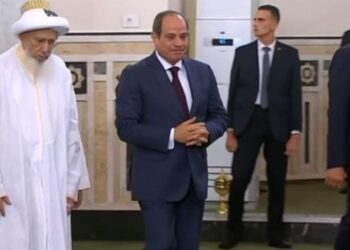 الرئيس السيسي يتفقد مسجد السيدة زينب