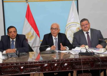 وزير التربية والتعليم يتابع سير امتحانات الدبلومات الفنية من غرفة العمليات الرئيسية