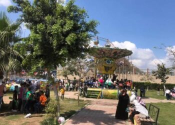 المصريون يحتفلون بأعياد الربيع وحدائق الرى بالقناطر الخيرية