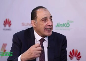 المهندس أيمن هيبة: مطلوب استغلال الأراضي التي تمتلكها مصر لإقامة مشروعات الطاقة المتجددة
