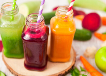 مشروبات طبيعية للحصول على بشرة رطبة خلال الطقس الحار