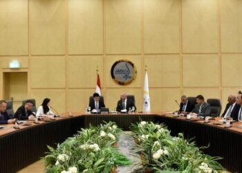 وزير النقل يبحث مع  نائب وزير النقل بجمهورية الصين الشعبية ووفد من رؤساء ومسئولي عدد من الشركات الصينية