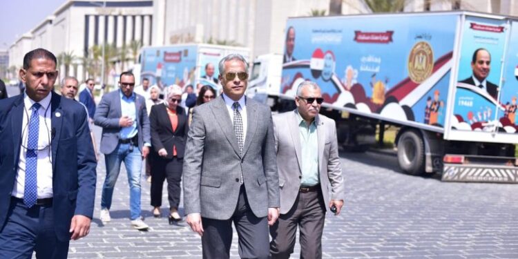 وزير العمل يطلق 8 وحدات تدريب مهني متنقلة في مدن وقرى “حياة كريمة” بـ 8 محافظات