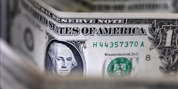 مفاجأة في سعر الدولار بعد ساعات من قرار البنك المركزي