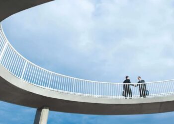 شراكة بين ديل وإريكسون لتسريع التحول السحابي لشبكات الاتصالات