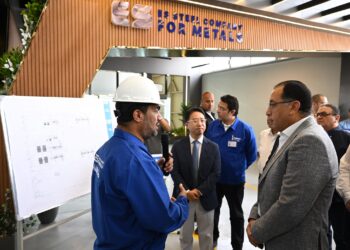 رئيس الوزراء يتفقد مجمع مصانع “سامسونج” للإلكترونيات بمنطقة كوم أبو راضي الصناعية ببني سويف