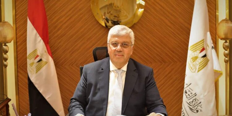 الجامعات التكنولوجية توفر تدريبات ميدانية في الشركات والمصانع