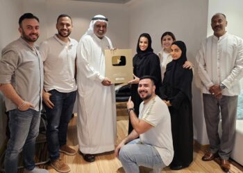 يوتيوب يتوج أوان بالدرع الذهبي