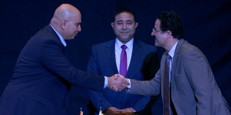 التعليم العالي توقع مذكرة تفاهم مع MCS