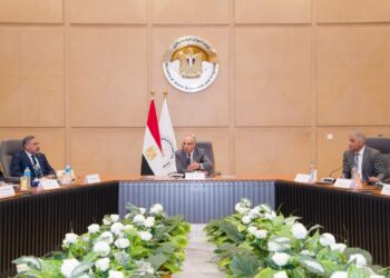 وزير الري: يجب قياس كميات المياه المسحوبة للاستخدامات الصناعية