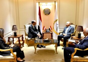 وزير النقل يلتقي سفير النمسا بالقاهرة ووفود 9 شركات نمساوية